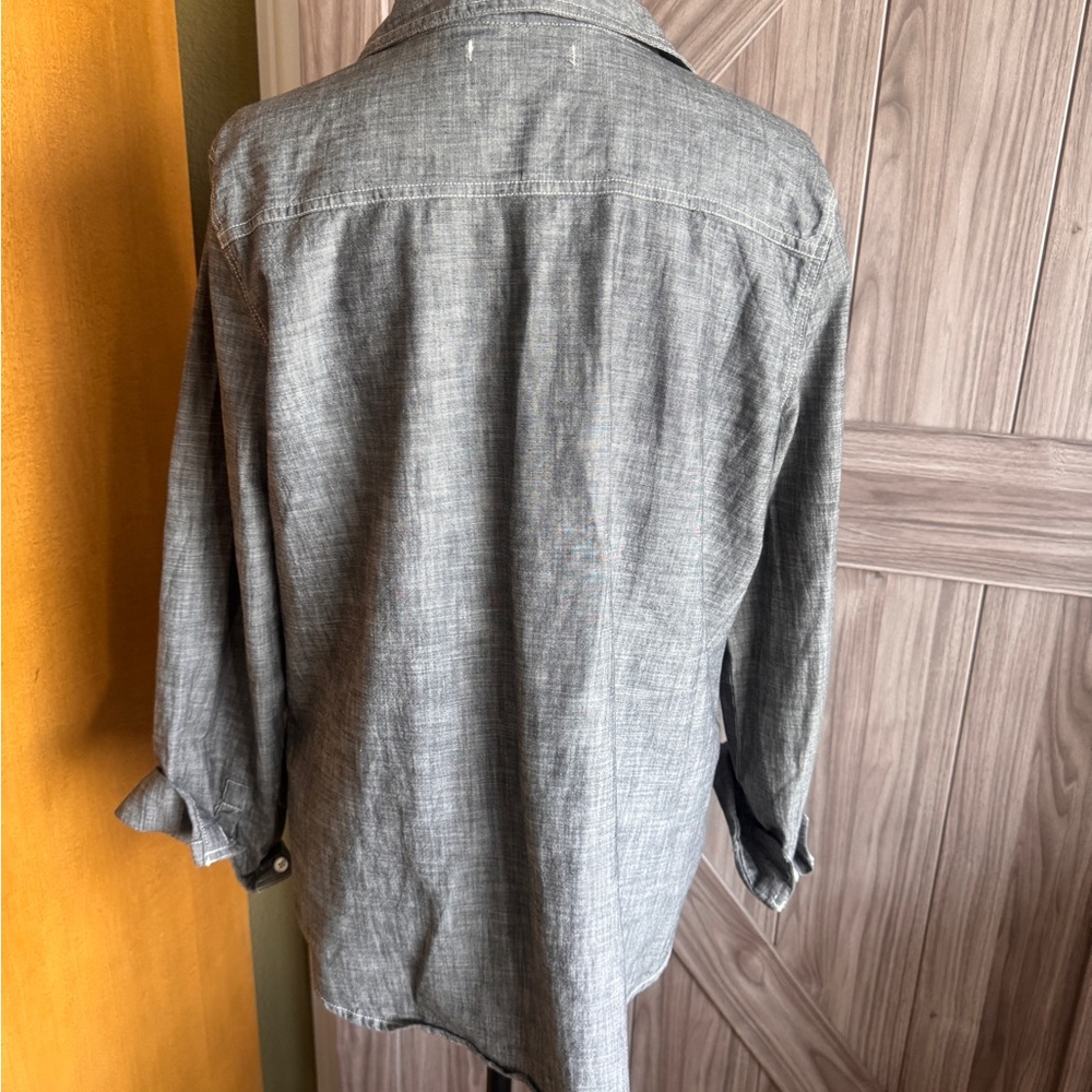 Old Navy women's Chambray Button-Down Shirt – Size L - Picture 2 of 5